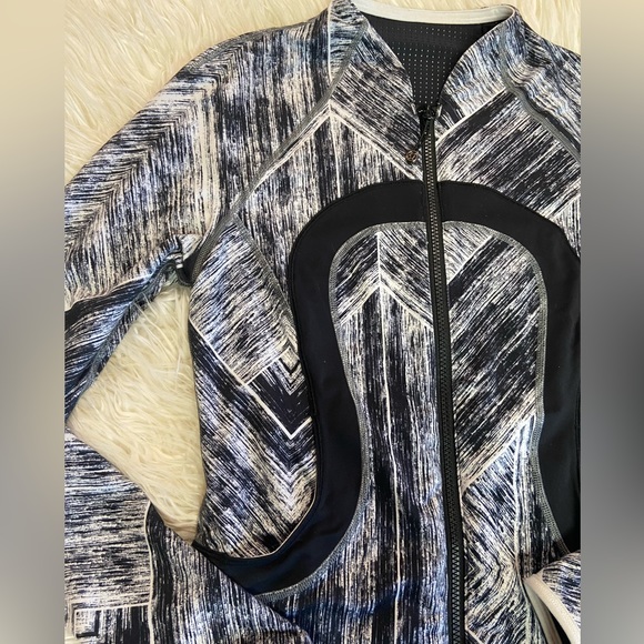 Lululemon Find Your Bliss reversible Jacket Size 6 - Picture 3 of 9